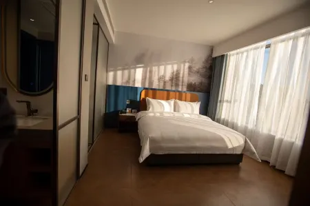 Huixian Hualong Lido Fashion Hotel (Times Square)