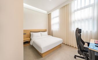Yunjing E-Sports Hotel (Fengjie County High-Speed Rail Station)