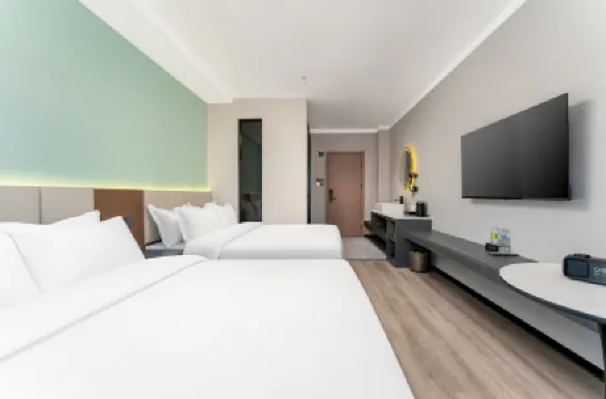 Dingdong Spring Hotel (Qianfo Mountain Scenic Area Quancheng Park Subway Station) Hotels near Thousand Buddha Mountain