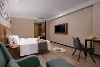 Manston Holiday Hotel (Zhongshan Road Pedestrian Street Wuhu High-Speed Railway Station) - balcony