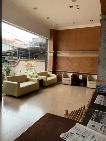 Gold Inn Hotel Отели в г. East Kotawaringin Regency