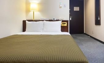 3. Hotel Tr..