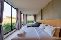 8 Pool Villas