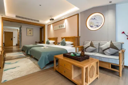 Beautiful Scenery Courtyard Riverside Homestay