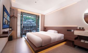 Cloud Hidden Retreat Boutique Riverside Inn (Fenghuang Ancient Town Tuojiang Branch)