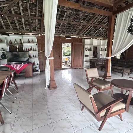 Carla Garden Hotels in Pakem