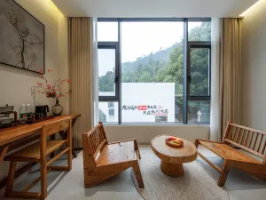 Floral Lux Hotel·Galaxy Valley Hotel