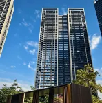 Yi Zhi. High Floor City View Huge-Screen Apartment(Shenzhen North Railway Station, Wanke Yue City) Hotel dekat Yangtaishan Forest Park (Fulong Road)