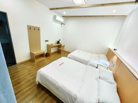 JIU ZUN INN Отели рядом с достопримечательностью «Red Army Sidu Chishui Memorial Park»