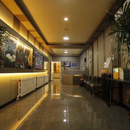 Shitou Business Hotel (Laizhou Bus Station)