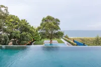 Beach Front Condo, Baan Thew Talay Blue Sapphire - Инфинити-Бассейном