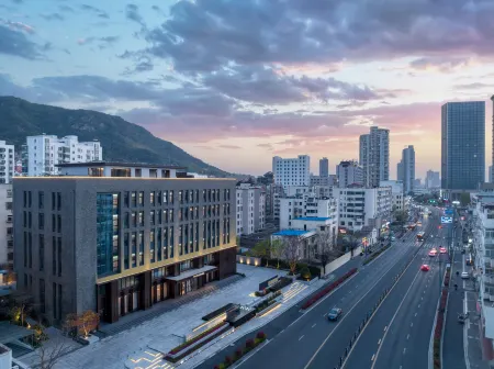 FONTOO Hotel  Lianyungang Seashore Отели рядом с достопримечательностью «Gaogongdaofenghuangwan Sceneic Area»