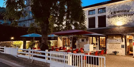 Hostellerie Au Rendez-vous des Amis Отели в г. Пуланжи