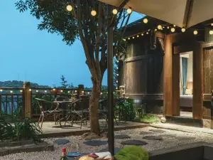 Popular Cultural Hotels in Jintang