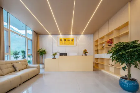 Zhenyunxi Homestay (Grand Canyon Visitor Center) Отели рядом с достопримечательностью «Yizhuxiang Column»