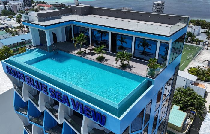 iCom Blue Sea View