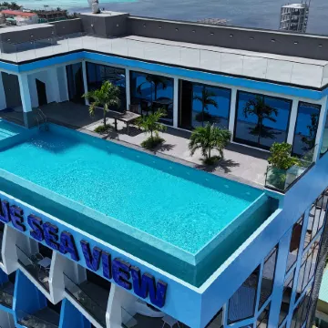 iCom Blue Sea View