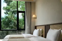 Floral Fanchenli Homestay (Wanning Shimei Bay Shenzhou Station) Hotels near Hainan Agarwood and Huanghuali Cultural Park