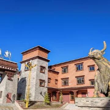 Dege Qin Chuan No.1 Grand Hotel (Manigango)