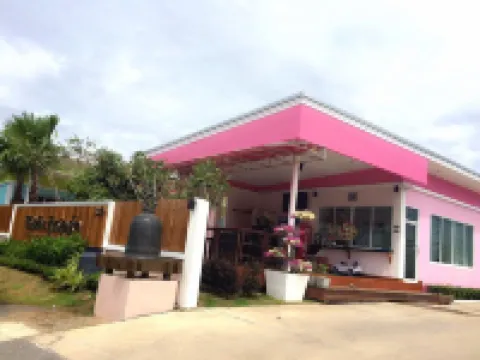 ซินเดียรีสอร์ท โรงแรมในอำเภอ พุนพิน