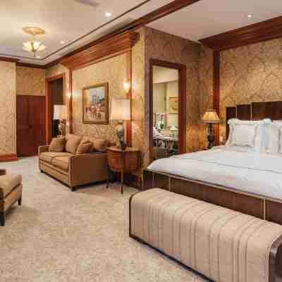 Sutter Mansion Rooms