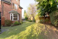 Large Home near city centre, UOB & QE hospital Hotels near New Look
