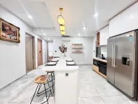 StayX Luxury Apartment near SECC