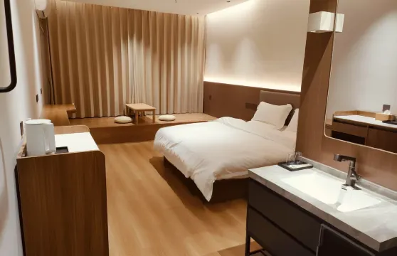 天空酒店（鞏義竹林長壽山景區店）