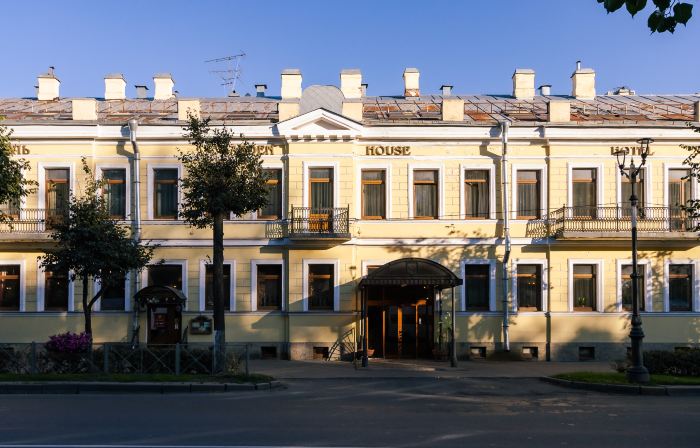 Golden Hotel