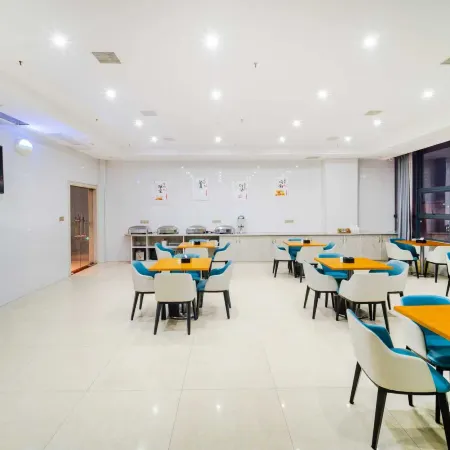 City Comfort Inn Hotel (Zhangshu Shidaiguangchang)