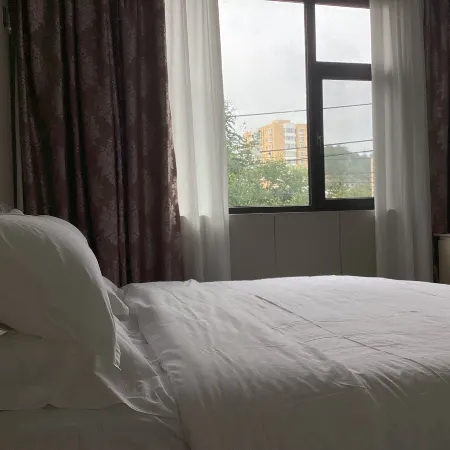 Xi Yuxiuyuan Hotel (Little Western Paradise)