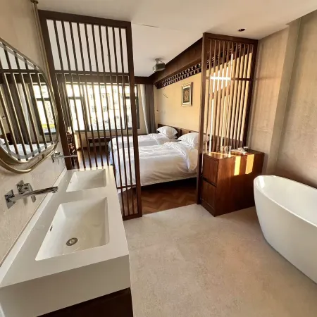 Xiahe Xiajian Homestay