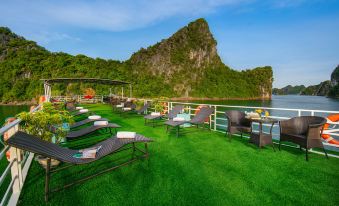 Halong Fantasea Cruise