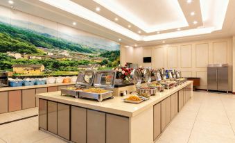 Fangyuan Holiday Hotel