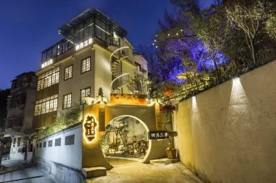 Changsha April 3 Mountain View Terrace Homestay (Yuelushan Hunan University) Hotels near Tomb of Yu Zhimo