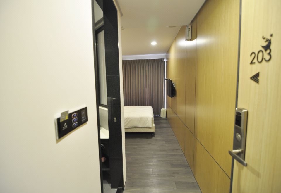 펑 지아 25 호텔의 현대적인 로비 공간