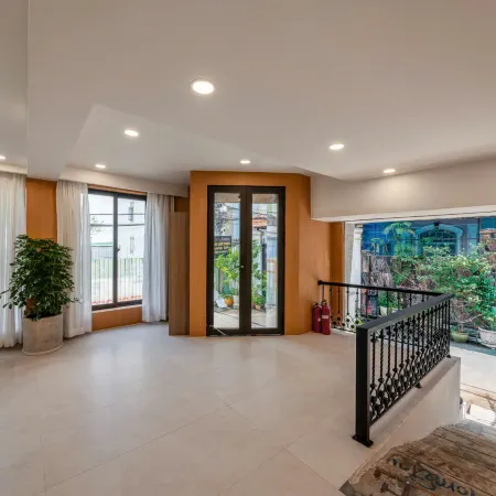 Cherry Apartment - Thao Dien Centre Отели рядом с достопримечательностью «Мост Тху Тхием»