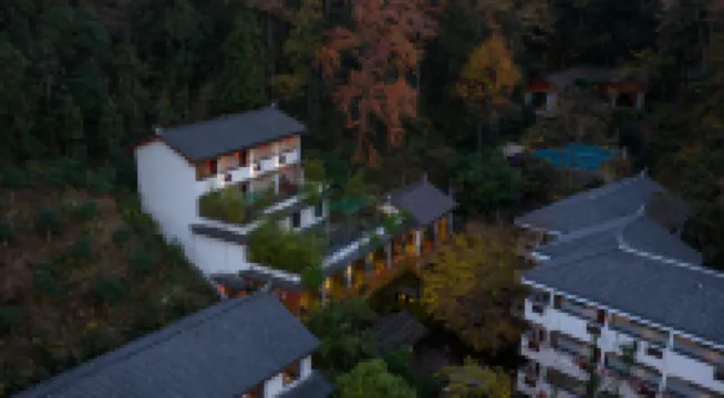 Phoenix Xueqingji Humanity Banshan Homestay (Phoenix Ancient City Branch)