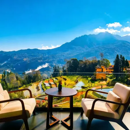 Yuanyang Lingshang Renjia Homestay