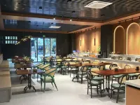 Yingjiang Kangling Hotel