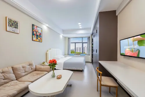 Meet the Stars · Boutique Apartment (Huzhou South Taihu Wuyue Plaza) - Condos