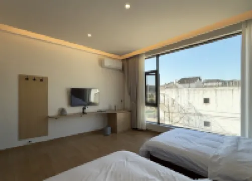 Huatian Xiaoyuan Boutique Homestay