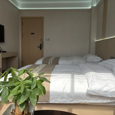 Fengrui Homestay (Taining Station)