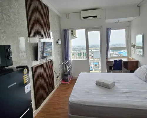 Studio5 @LRTCikunir1 next to Ibis Style Jatibening Hotels in Pondok Gede