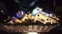 Shunjing Huating Hotel (Maoming Youcheng Tenth Road)