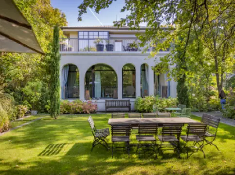 บากาเทลล์ การ์เดนเฮาส์