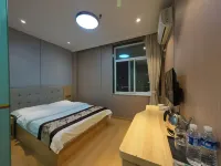 Luzhou Meicheng Hotel