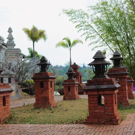 Menghai Meng Bala Jingmo Landscape Hot Spring Homestay