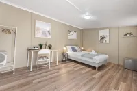 Cozy Rooms – Quiet Street, Close to Shops & Transit