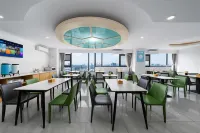 Yilong Haiya Hotel (Xu Changpang Donglai Times Square Caowei Ancient City Branch） - พร้อมอาหารเช้า